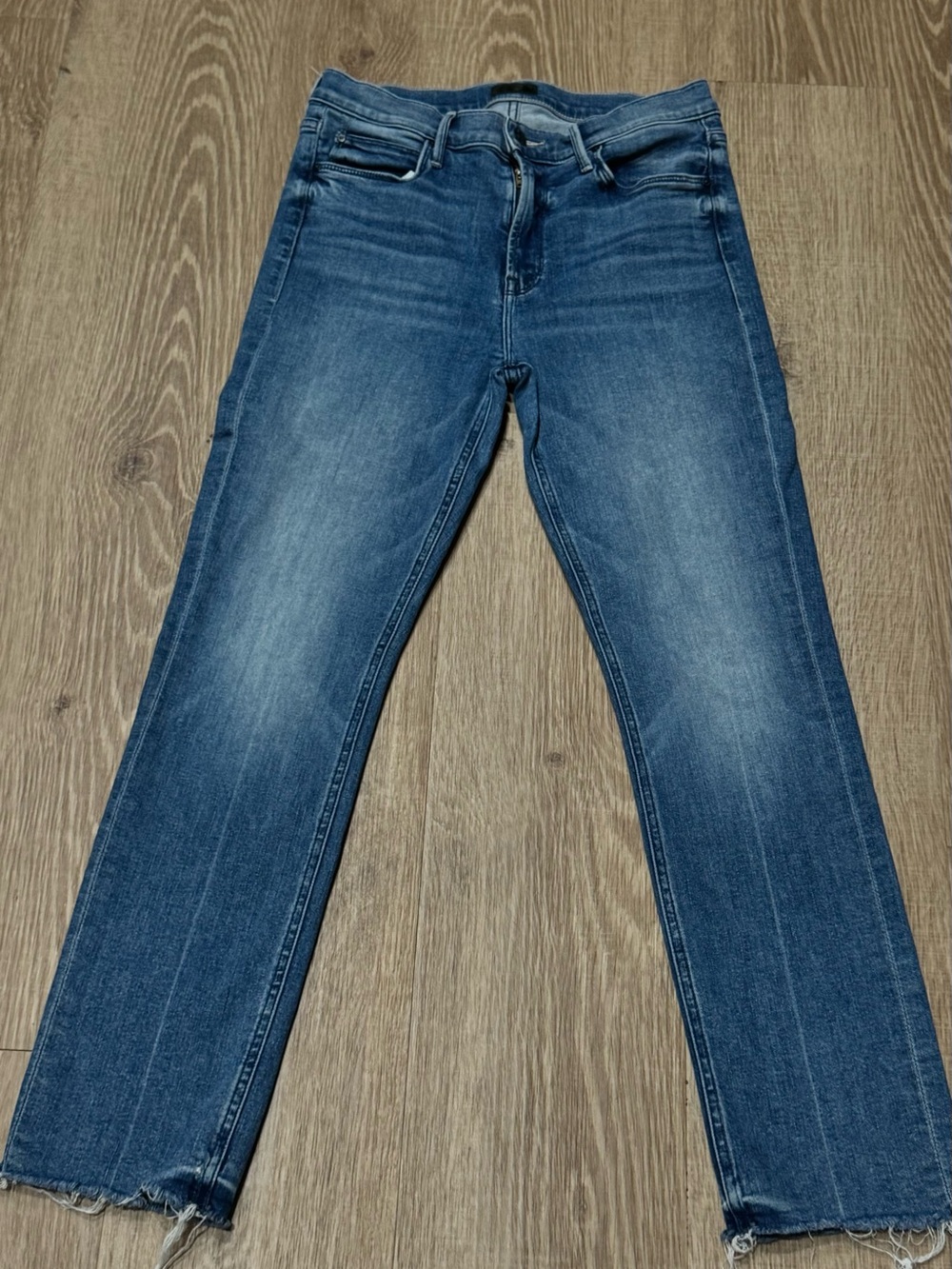 MOTHER The Mid Rise Dazzler Ankle Fray Jeans Medium Wash Raw Hem